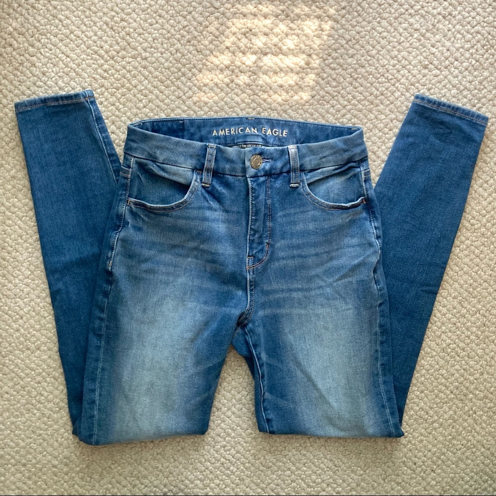 American Eagle High Rise Super Stretch Jegging, Light-Medium Wash (Size 2 Reg)